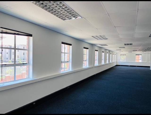 360M² OFFICE TO LET IN FOURWAYS